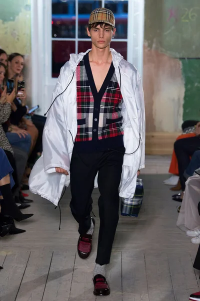 Look 17